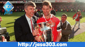 Arsene Wenger Kecam Sikap Tony Adams Legenda Arsenal